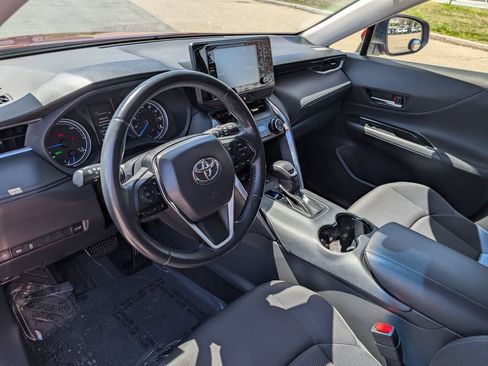 Used 2021 Toyota Venza LE w/ Carpet Mat Package (TMS) AWD/4WD image 17