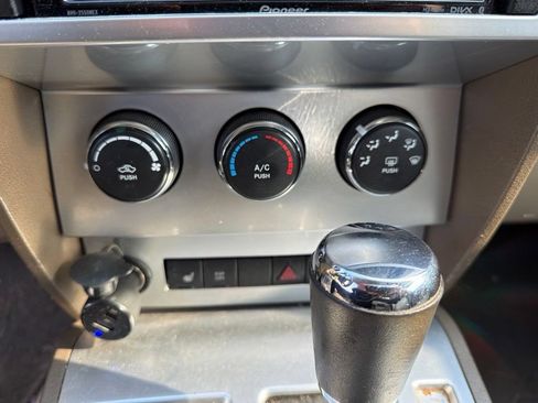 Used 2010 Dodge Nitro Shock w/ Chrome Accents Group AWD/4WD image 16
