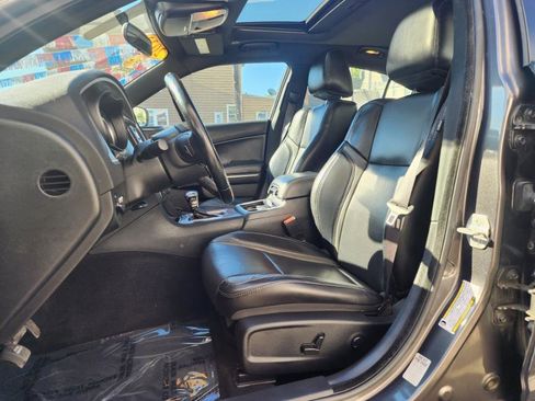 Used 2022 Dodge Charger SXT w/ Leather Interior Group image 6