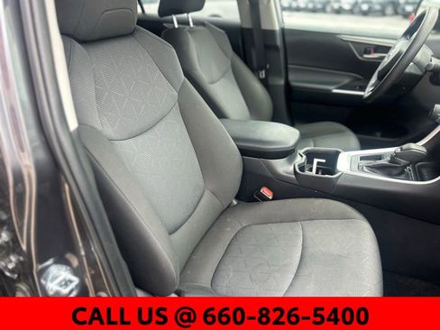 Used 2025 Toyota RAV4 XLE image 5