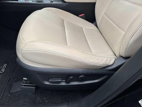 Used 2019 INFINITI QX50 Luxe w/ Navigation Package FWD image 22