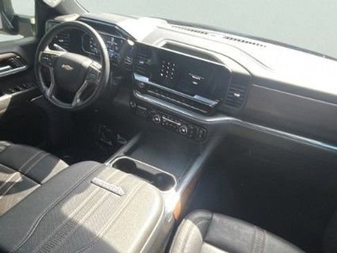 Used 2024 Chevrolet Silverado 3500 High Country w/ Technology Package AWD/4WD image 9