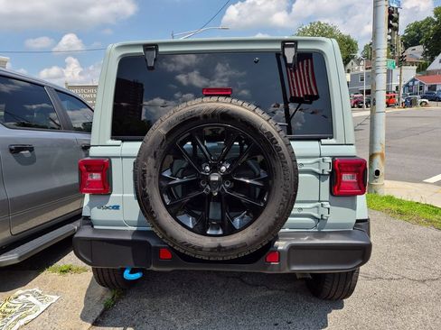 Used 2024 Jeep Wrangler Unlimited Sahara AWD/4WD image 7