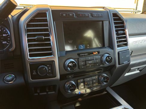 Used 2017 Ford F350 Platinum w/ Platinum Ultimate Package image 25