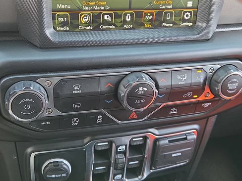 Used 2022 Jeep Wrangler Unlimited Sport AWD/4WD image 37