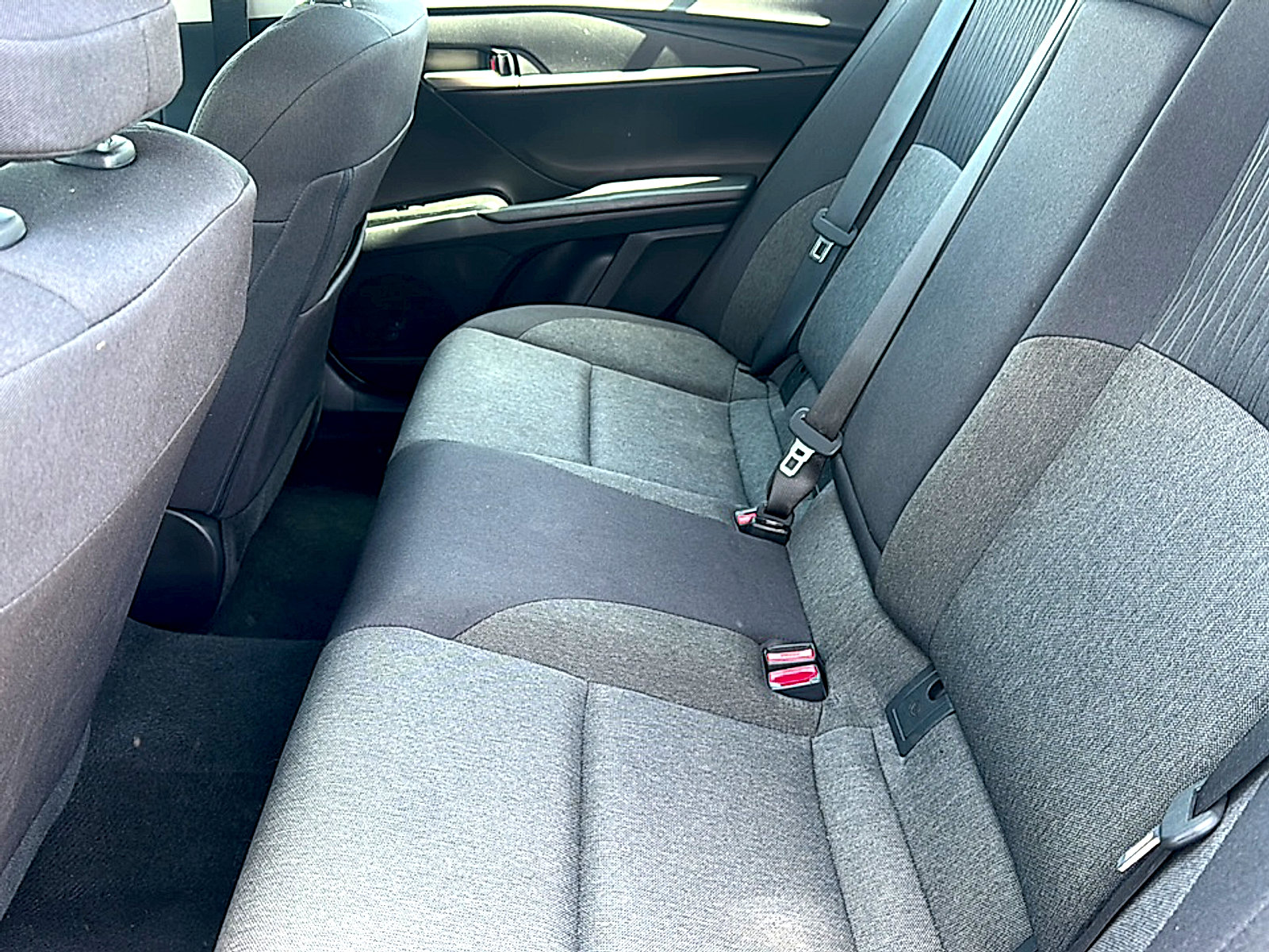 Used 2025 Toyota Camry LE FWD image 18