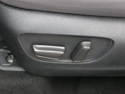 Used 2022 Toyota Highlander LE FWD image 23