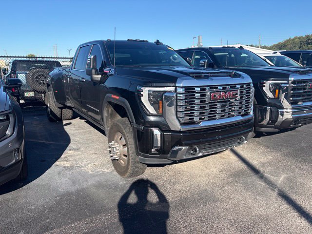 Used 2024 GMC Sierra 3500 Denali w/ Denali Reserve Package AWD/4WD image 3