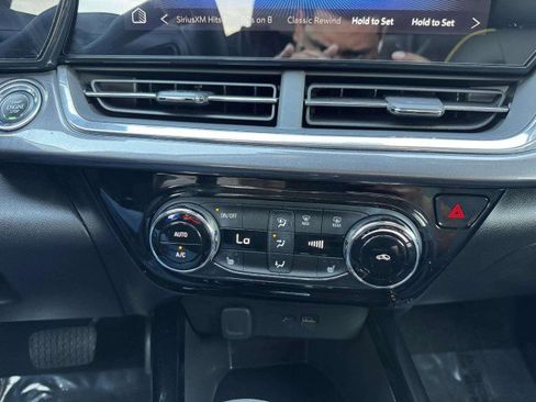 Used 2024 Chevrolet Trax ACTIV w/ Driver Confidence Package image 26