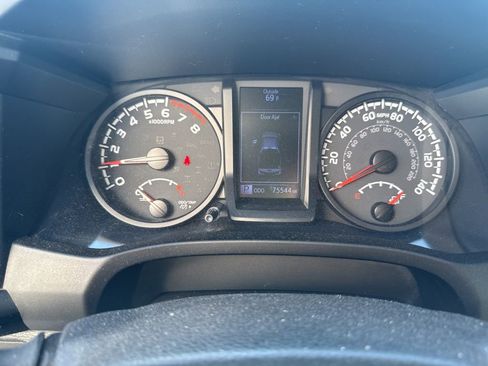 Used 2020 Toyota Tacoma SR image 13