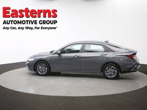Used 2024 Hyundai Elantra SEL FWD image 59