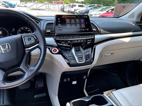 Used 2025 Honda Odyssey Touring image 18
