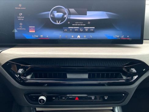 Used 2025 BMW 330i Sedan image 33