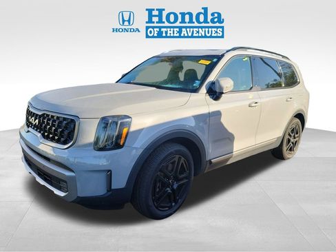 Used 2023 Kia Telluride SX Prestige X-Line image 3