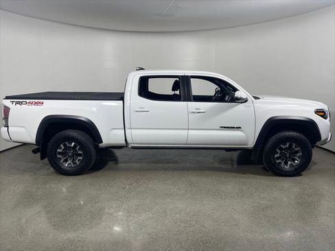 Certified 2023 Toyota Tacoma TRD Off-Road image 2