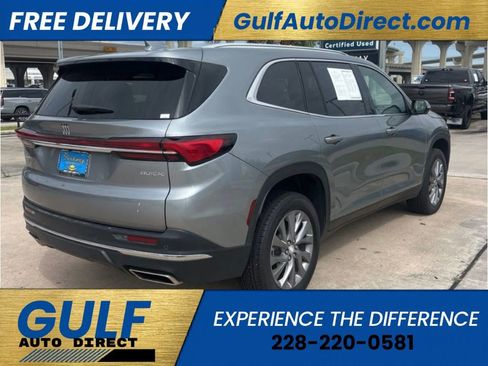 Used 2025 Buick Enclave Preferred FWD image 3