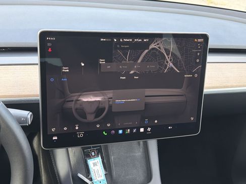 Used 2025 Tesla Model Y Long Range AWD/4WD image 21