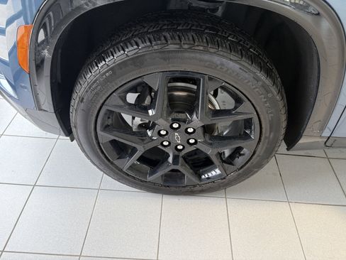 Used 2025 Chevrolet Traverse RS w/ LPO, Floor Liner Package image 7