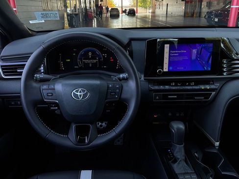Used 2026 Toyota Camry SE FWD image 14