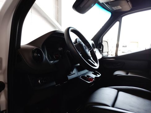 Used 2023 Mercedes-Benz Sprinter 3500 image 19