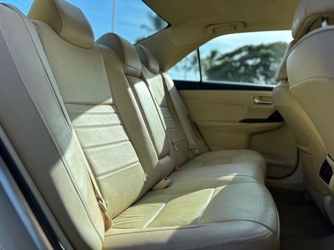 Used 2015 Toyota Camry XLE image 12