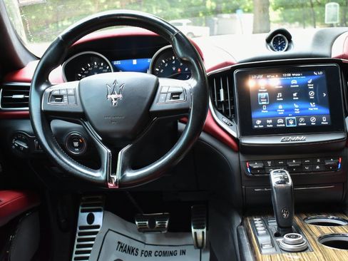 Used 2019 Maserati Ghibli GranLusso RWD image 22