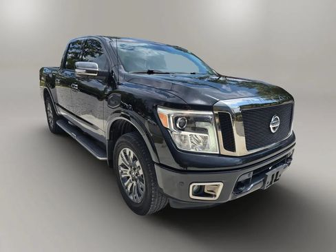 Used 2017 Nissan Titan Platinum Reserve AWD/4WD image 11