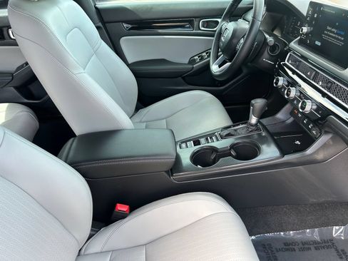 Certified 2025 Honda Civic Sport Touring image 14
