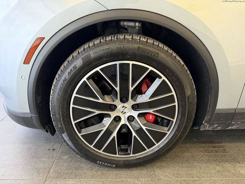 Used 2025 Porsche Macan 4S Electric AWD/4WD image 10