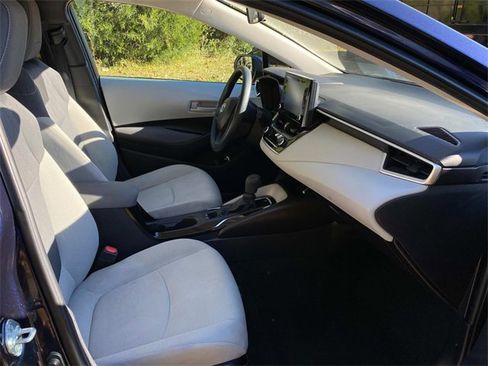 Used 2022 Toyota Corolla LE image 34