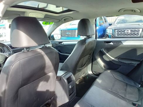 Used 2015 Volkswagen Jetta SE FWD image 10