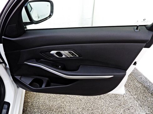 Used 2020 BMW 330i Sedan w/ Driving Assistance Package RWD image 11