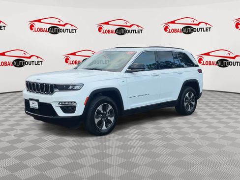 Used 2024 Jeep Grand Cherokee Limited 4xe AWD/4WD image 4