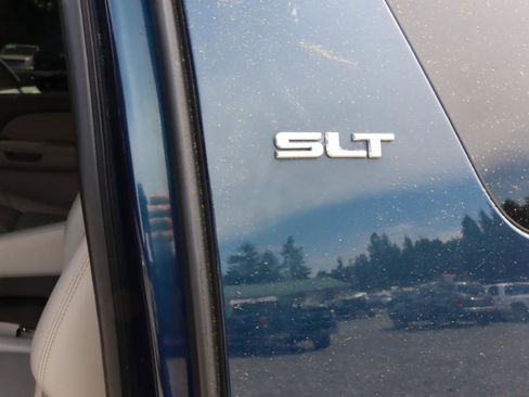 Used 2007 GMC Yukon XL SLT w/ SLT Preferred Equipment Group image 8