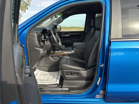 Used 2024 Chevrolet Silverado 1500 LT Trail Boss w/ LT Trail Boss Premium Package AWD/4WD image 18
