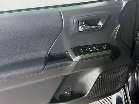 Used 2023 Toyota Tacoma TRD Sport image 23