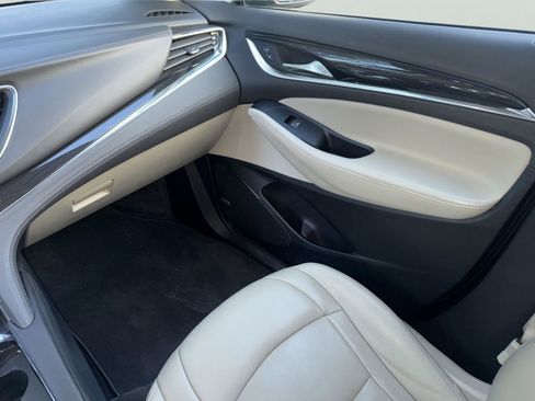 Used 2020 Buick Enclave Essence w/ Sport Touring Edition image 16