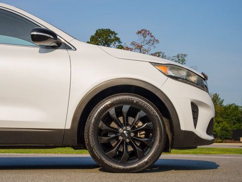 Used 2020 Kia Sorento S FWD image 9