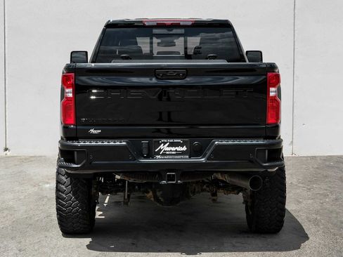 Used 2024 Chevrolet Silverado 2500 LT w/ Midnight Edition image 10