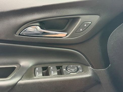 Used 2024 Chevrolet Equinox LT FWD image 21