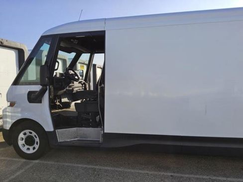 Used 2024 Chevrolet Brightdrop 600 w/ Commercial Equipment Package AWD/4WD image 9