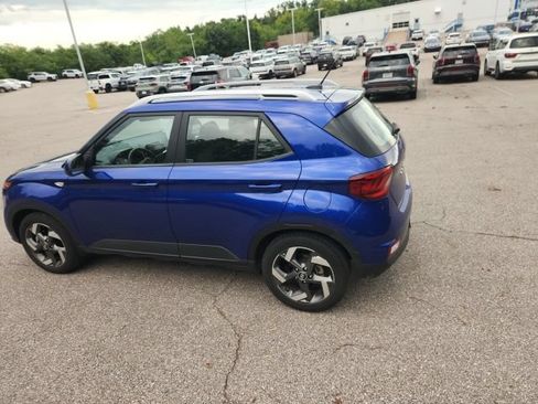 Used 2023 Hyundai Venue SEL w/ Cargo Package FWD image 13