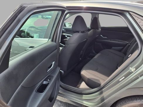 Used 2024 Hyundai Elantra SEL w/ Convenience Package FWD image 26