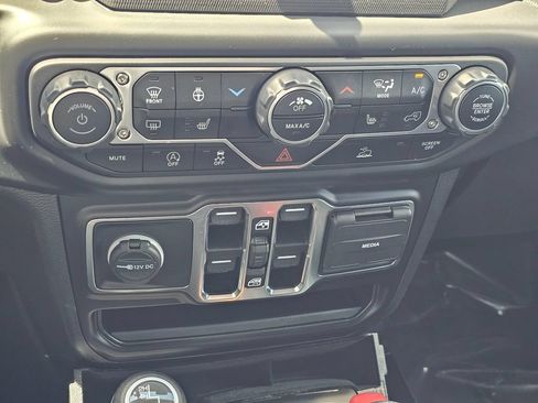 Used 2022 Jeep Wrangler Unlimited Sport AWD/4WD image 29