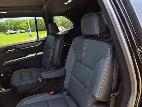 Used 2024 GMC Acadia AT4 w/ Luxury Package AWD/4WD image 29