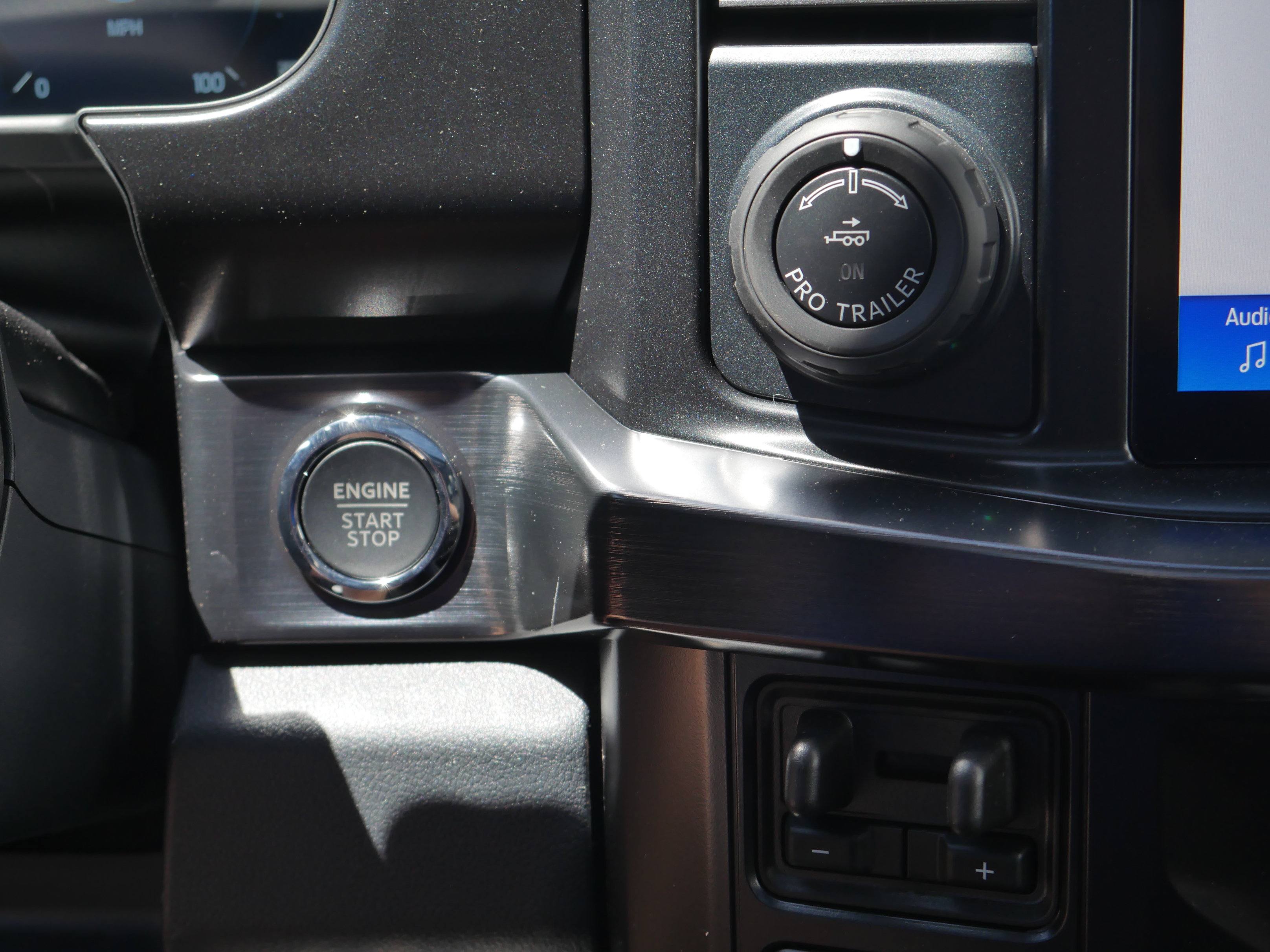 New 2026 Ford F350 Lariat w/ Black Appearance Package AWD/4WD image 9