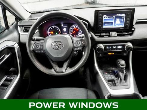 Used 2022 Toyota RAV4 LE image 8