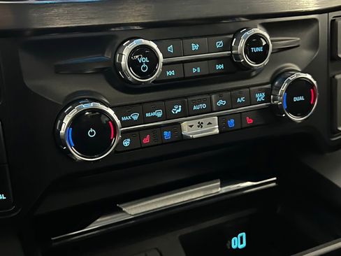Used 2024 Ford F250 Lariat image 19