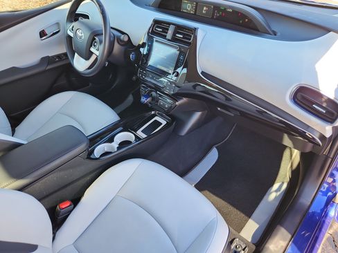 Used 2017 Toyota Prius Three Touring image 15