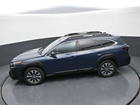 Used 2025 Subaru Outback Limited XT image 32